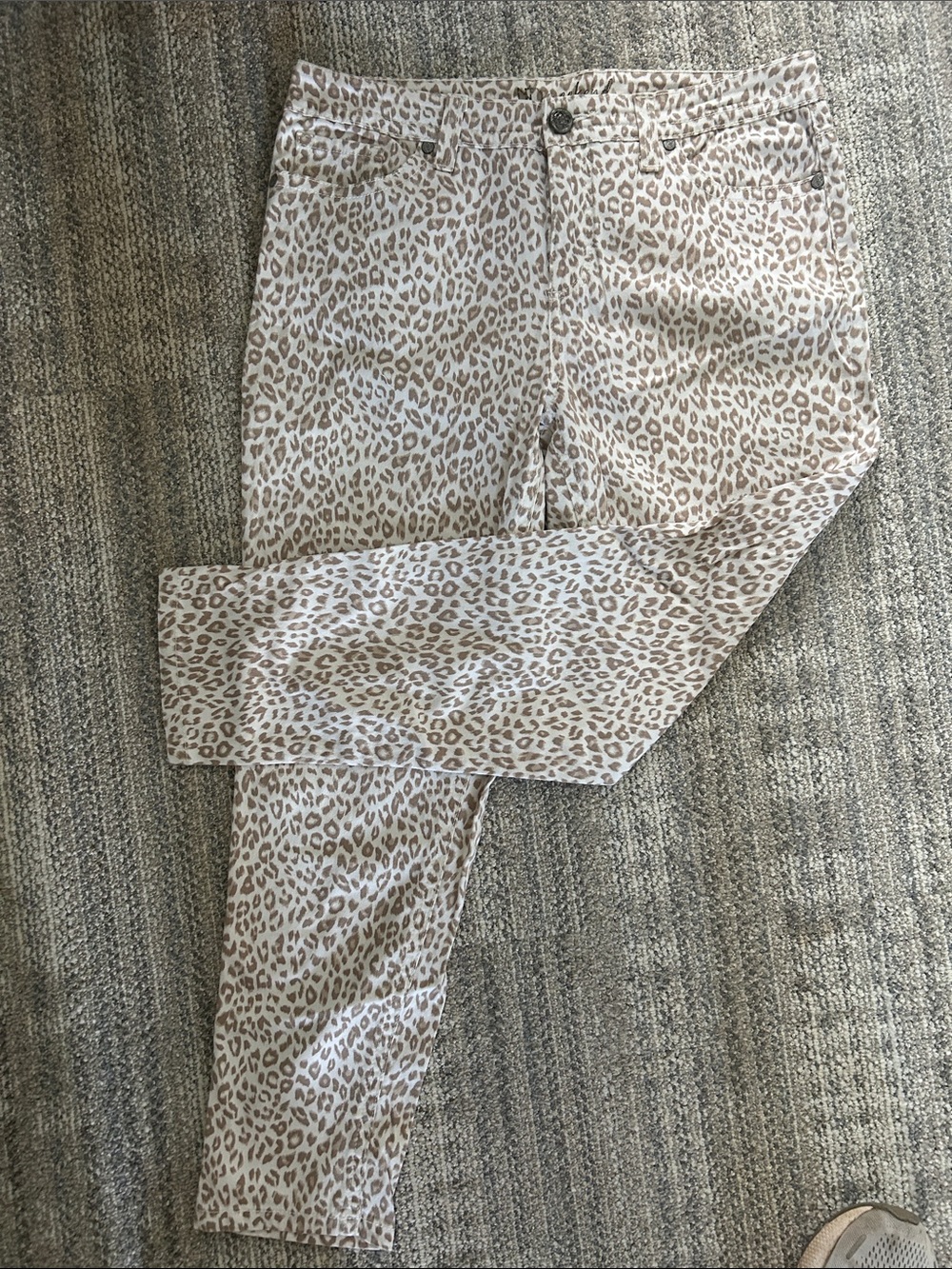 New Directions Beige and White Leopard Print Skinny Jeans